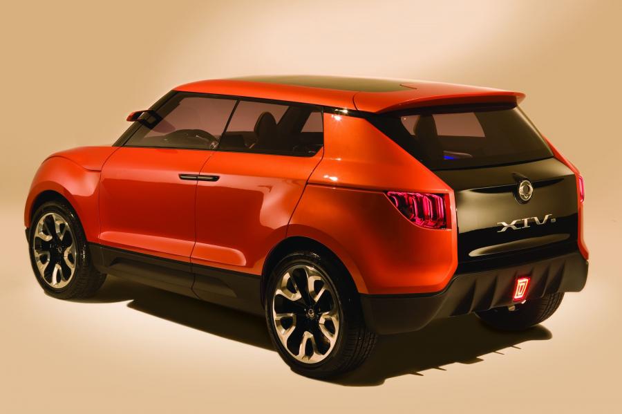  SsangYong XIV-1 Concept 2011 года  (фото 6 из 16)